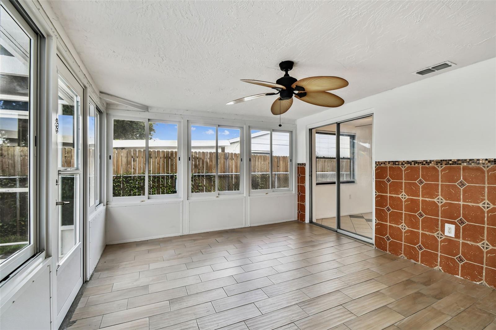 EMBASSY HILLS - Residential