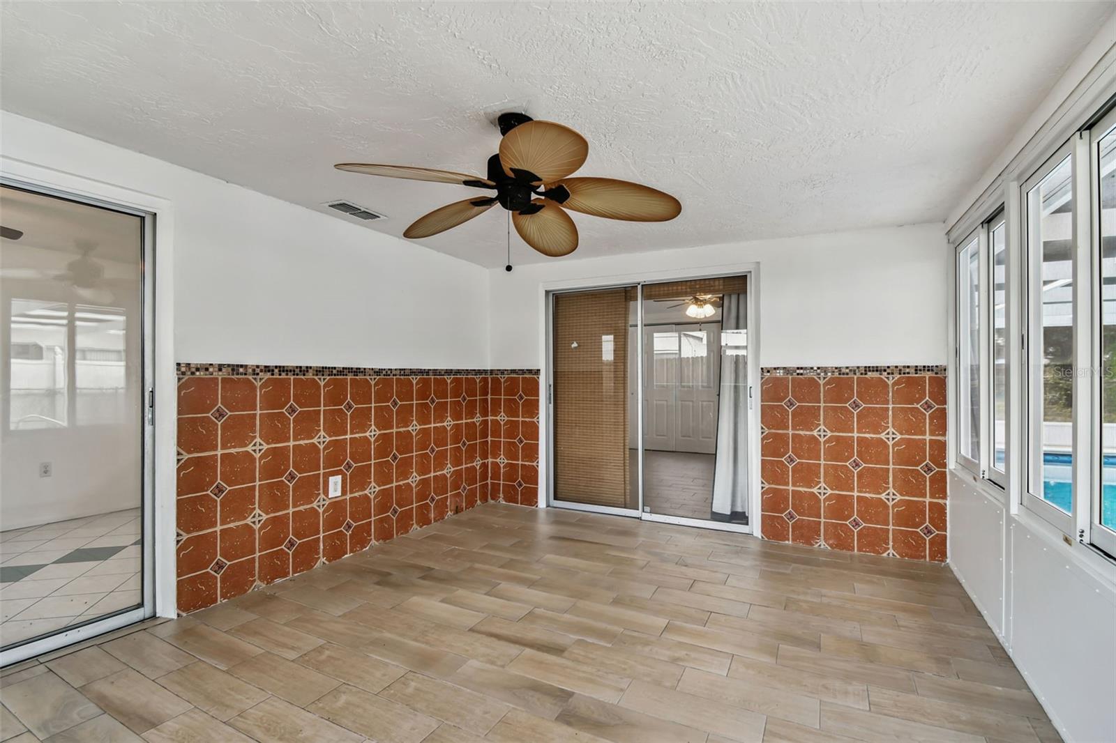 EMBASSY HILLS - Residential