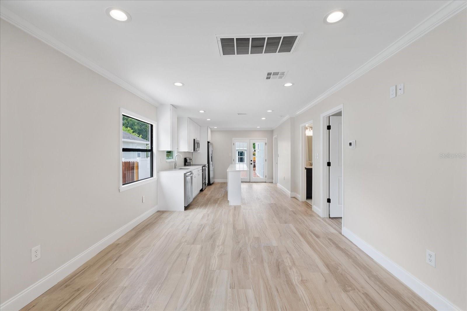 1010 E FLORA STREET