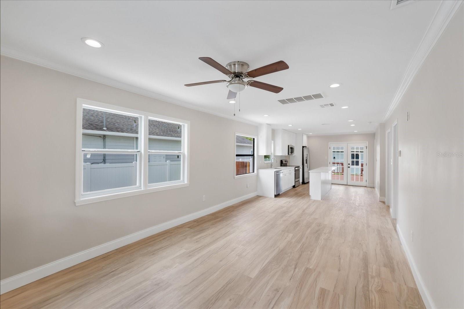 1010 E FLORA STREET