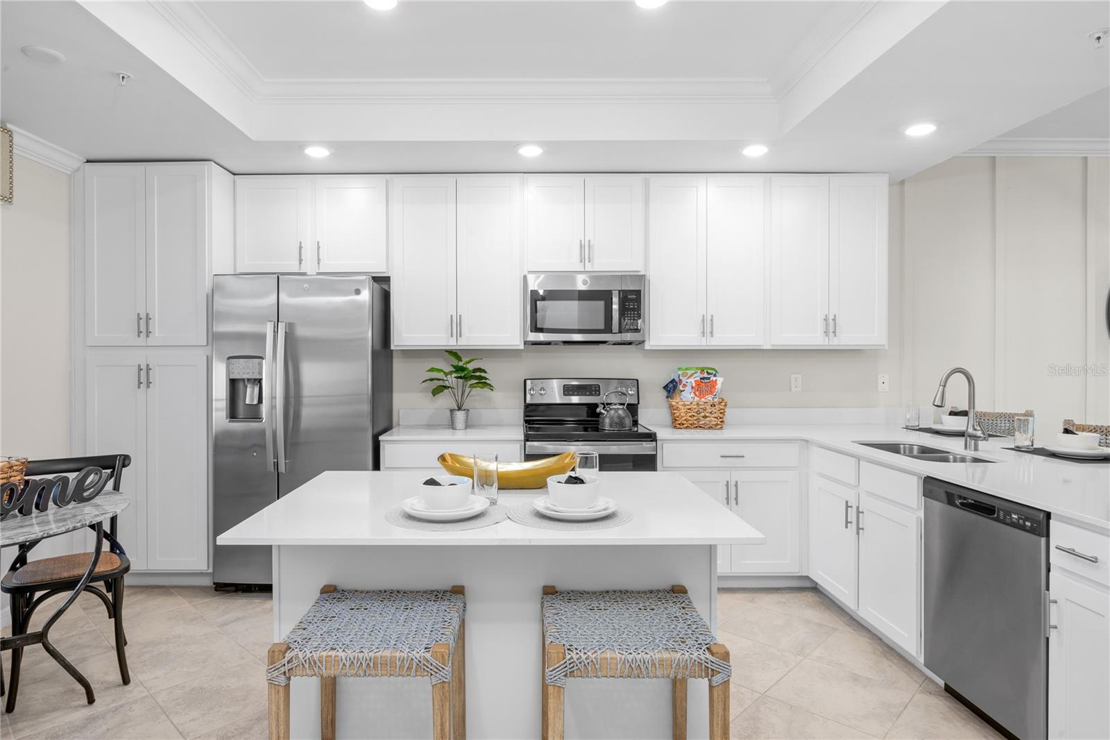 CALUSA COUNTRY CLUB - Residential