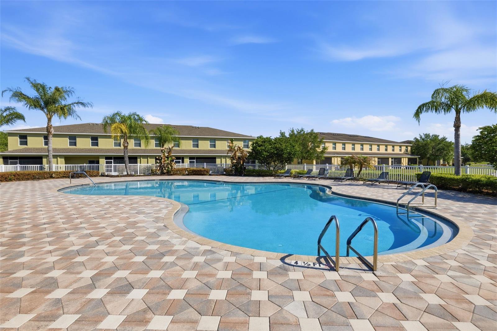HAMMOCKS - Residential Lease