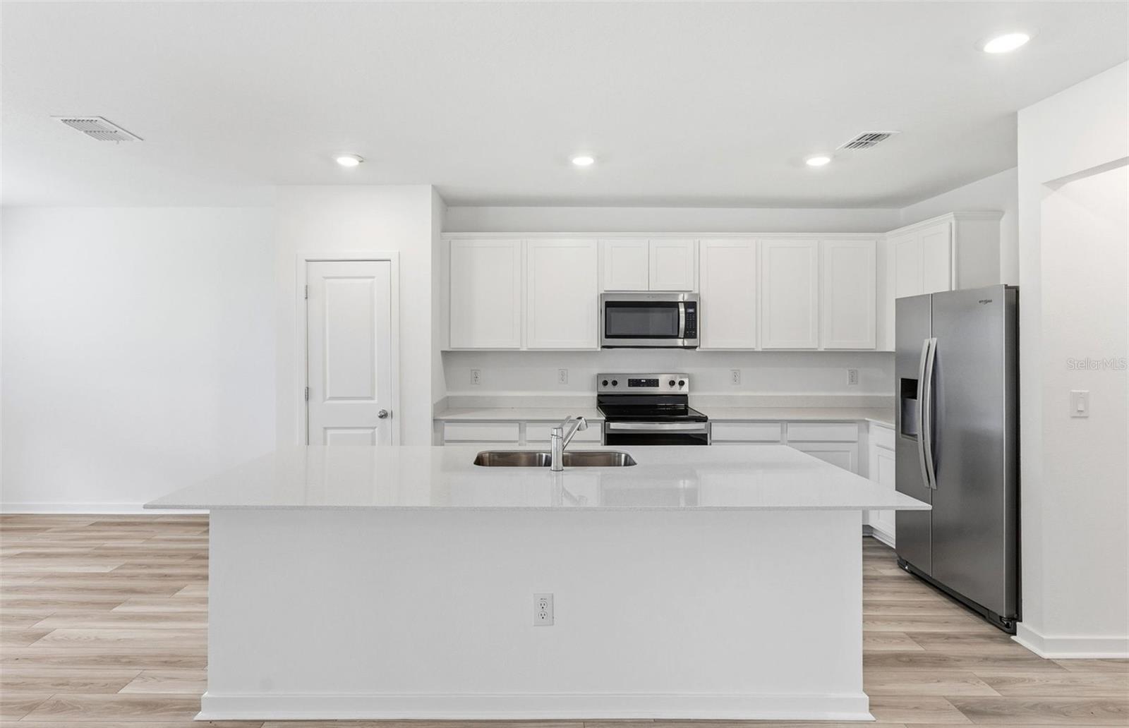 OAKFIELD LAKES - Residential