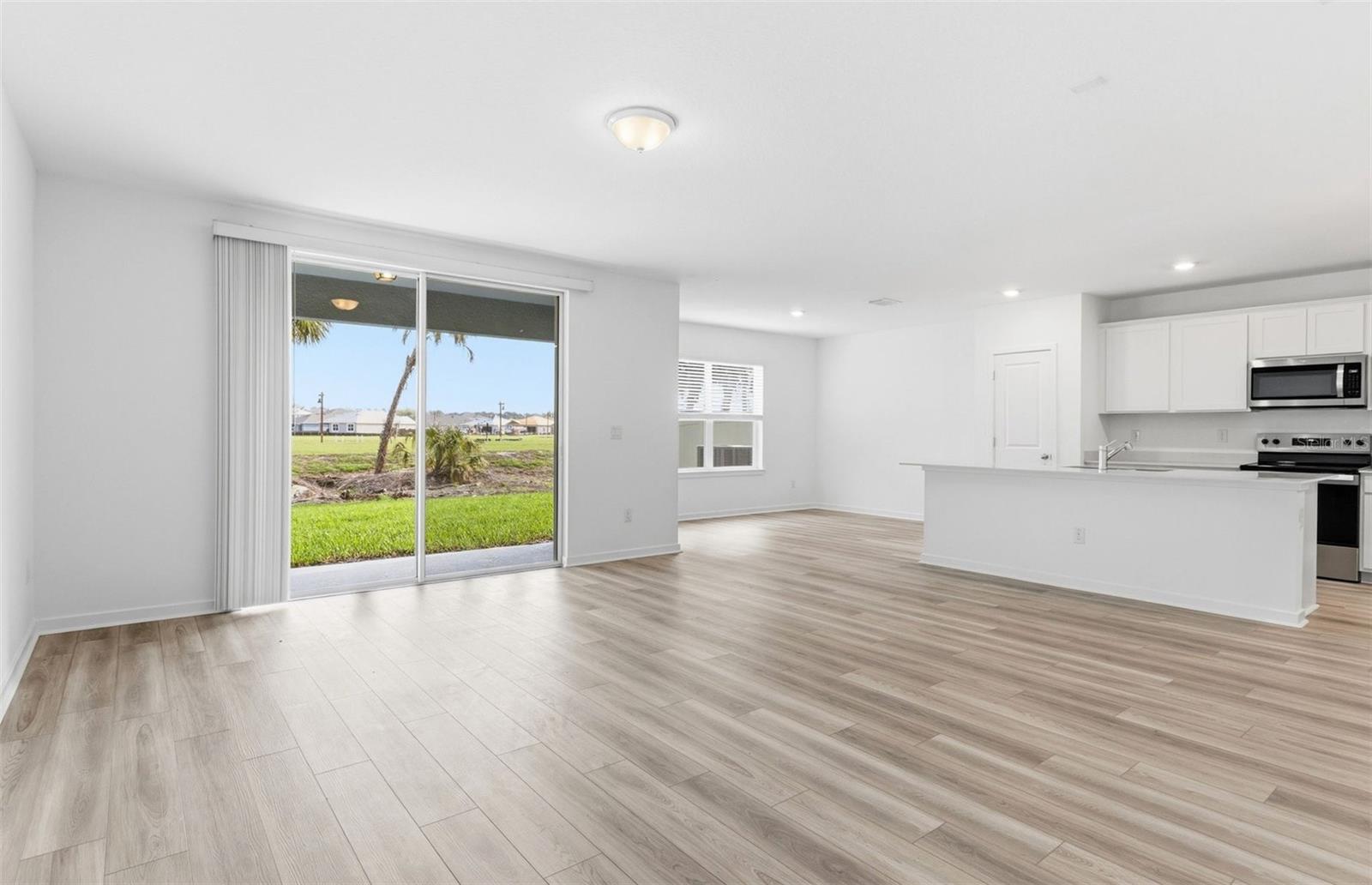 OAKFIELD LAKES - Residential