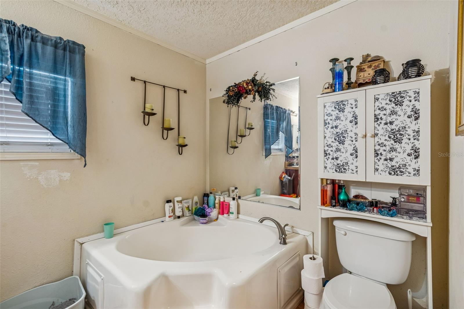 HOLIDAY ACRES UNREC - Residential