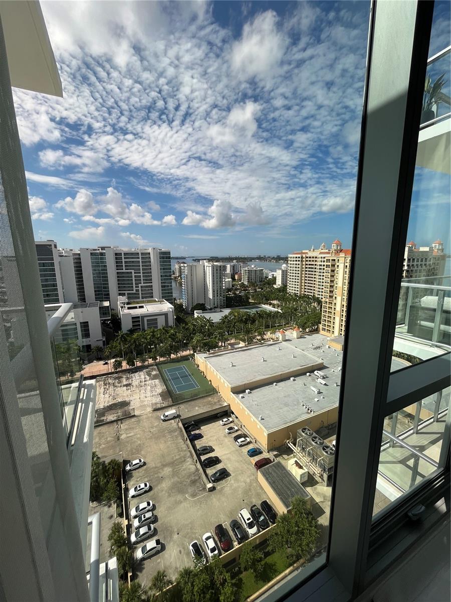 BAYSO SARASOTA - Residential Lease