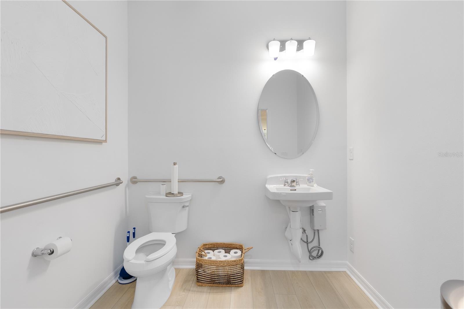 HARBOR SQUARE - Residential