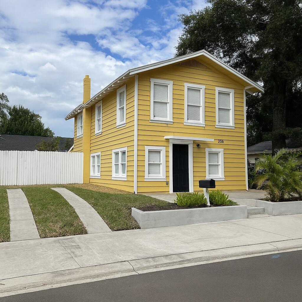 206 E FRIERSON AVENUE
