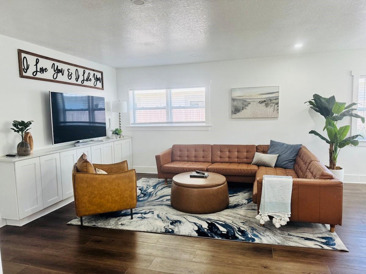 4211 S DREXEL AVENUE
