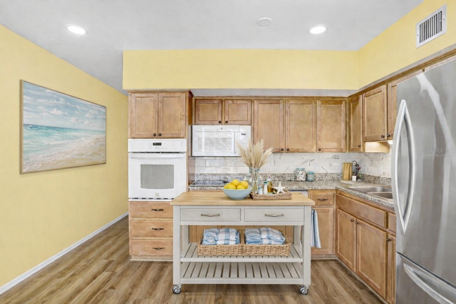 ON TOP OF THE WORLD - Residential