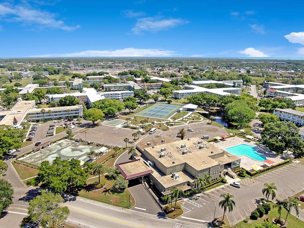 ON TOP OF THE WORLD - Residential