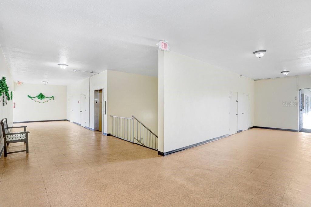 ON TOP OF THE WORLD - Residential