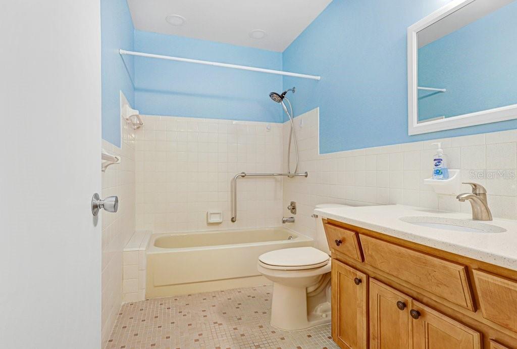 ON TOP OF THE WORLD - Residential