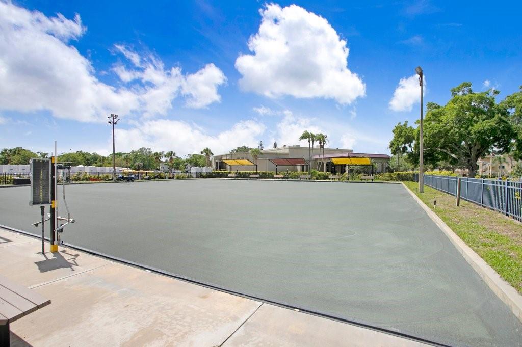 ON TOP OF THE WORLD - Residential