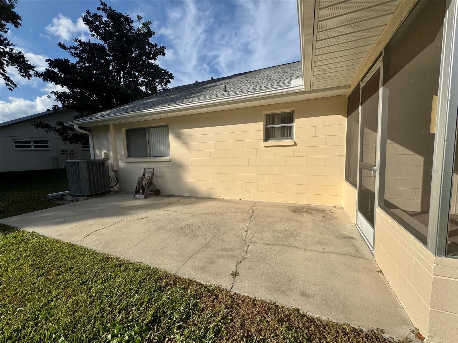 CIRCLE SQUARE WOODS Y - Residential