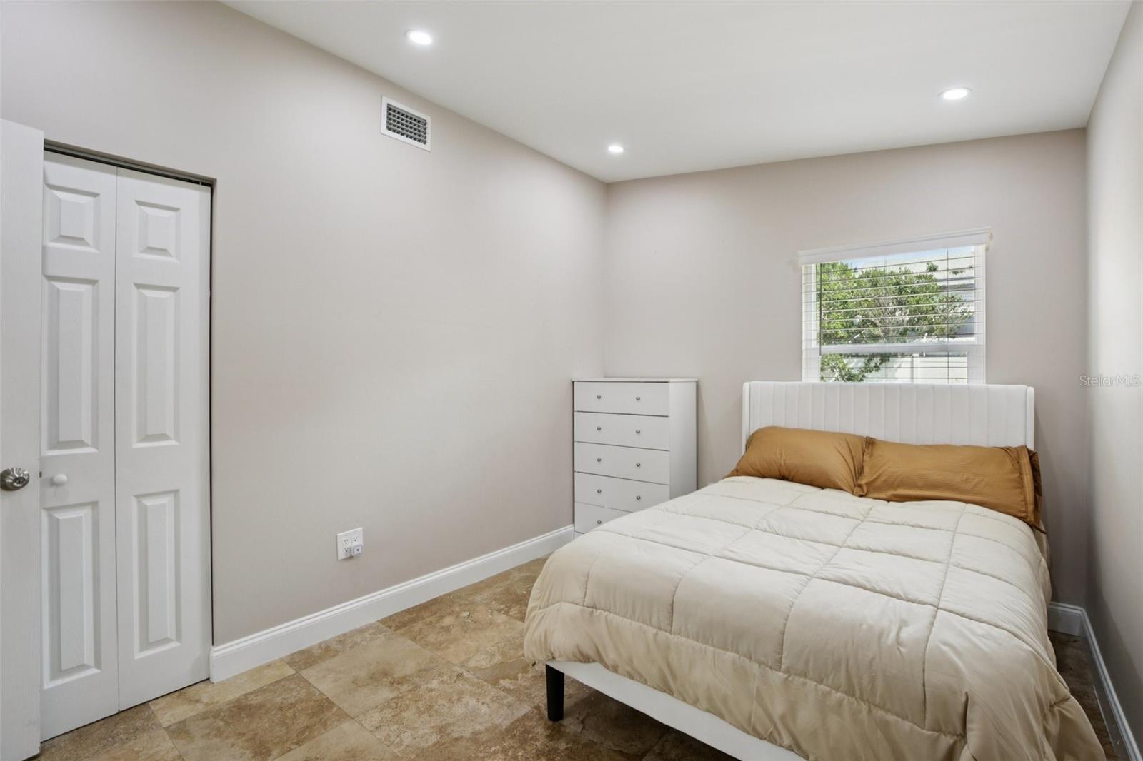 DE SOTO LAKES - Residential