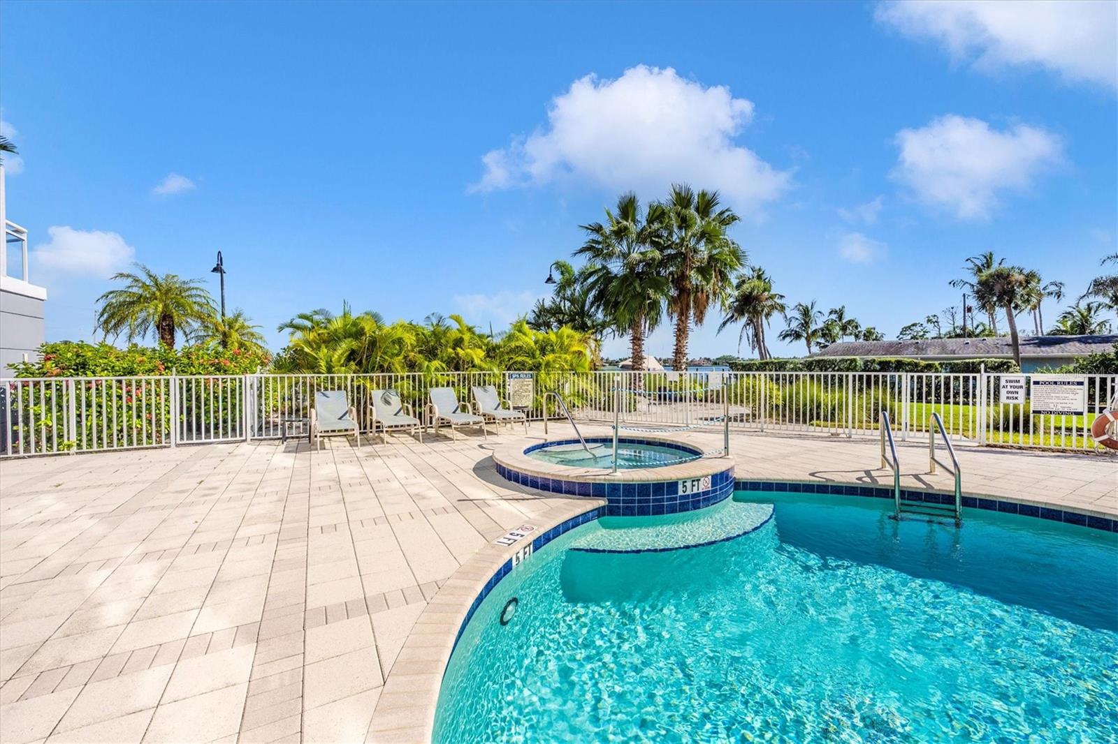 HARBOR VILLAS AT DONA BAY - Residential