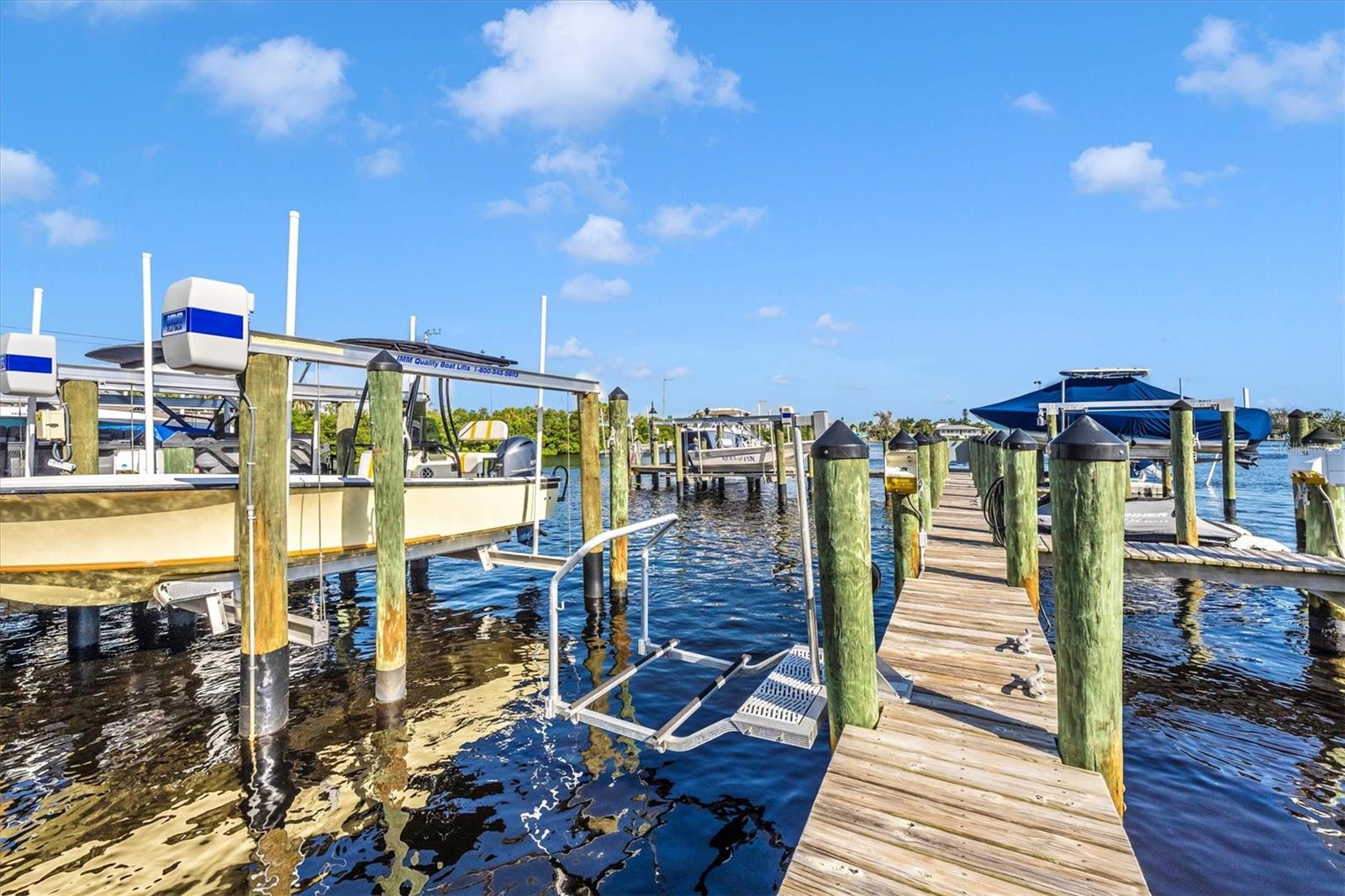 HARBOR VILLAS AT DONA BAY - Residential