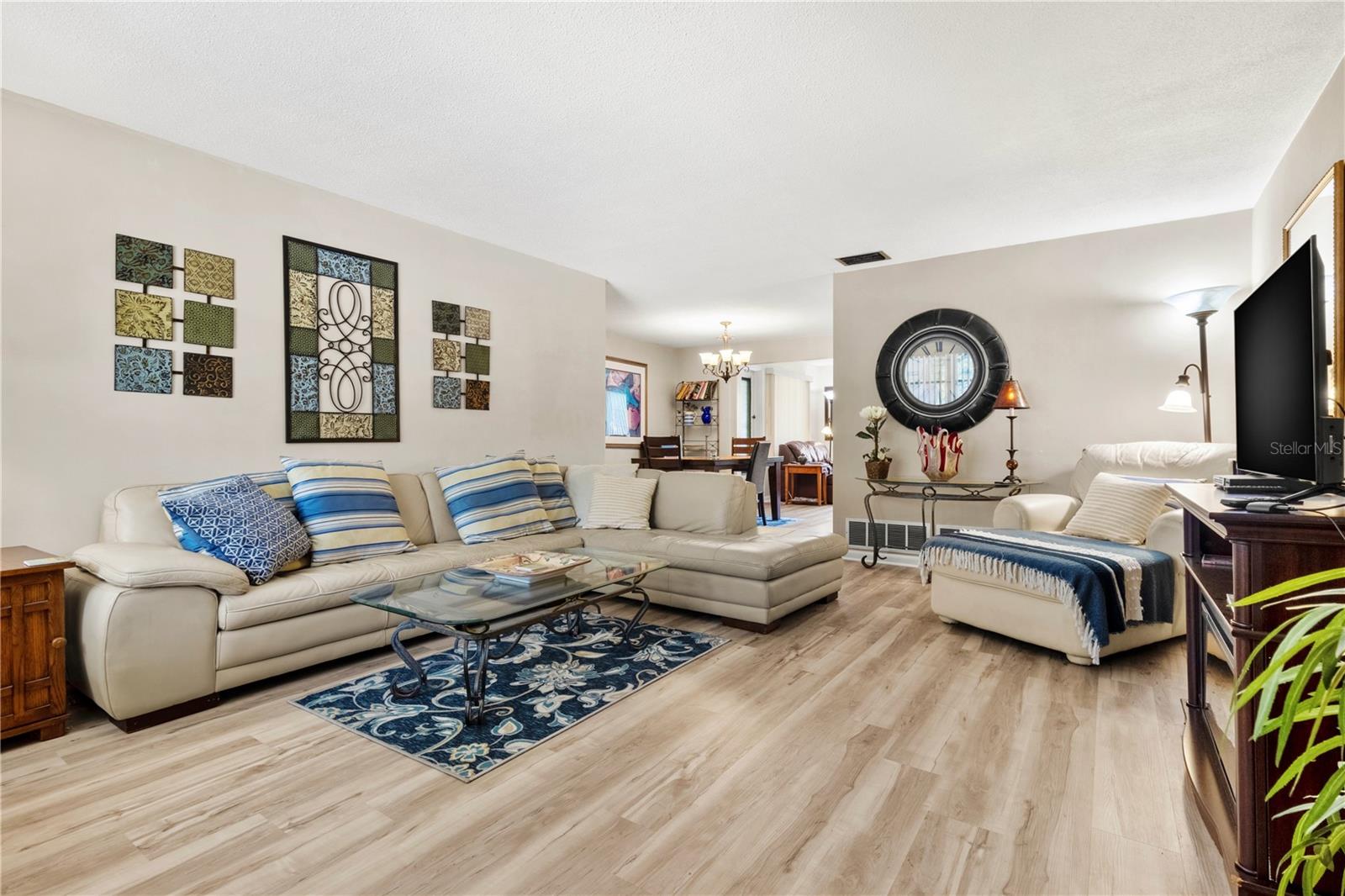 PLEASANT VIEW TERRACE 4TH ADD - Residential Lease