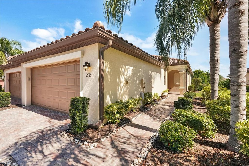 Photo of 6509 Candlestick Drive, Bradenton, FL 34212 (MLS # A4679339)