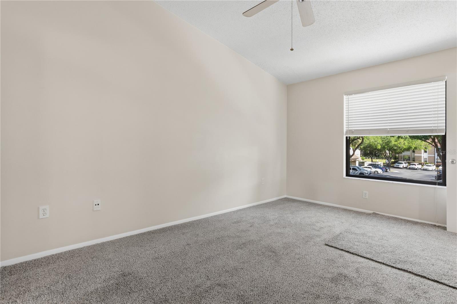CENTRE COURT CONDO 01 PH 03 - Residential