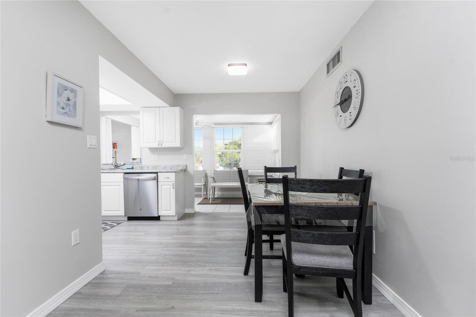 MARIA MANOR - Residential