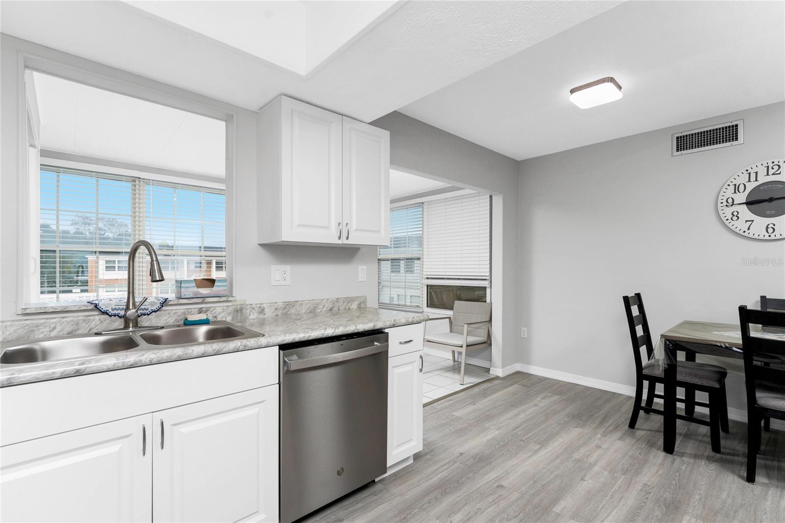 MARIA MANOR - Residential