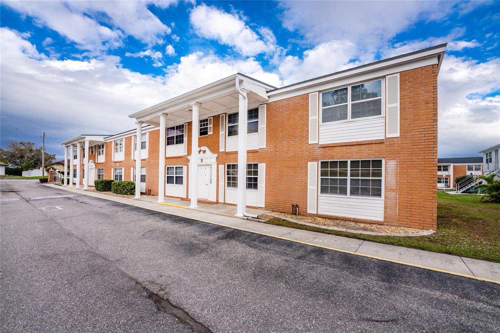 MARIA MANOR - Residential