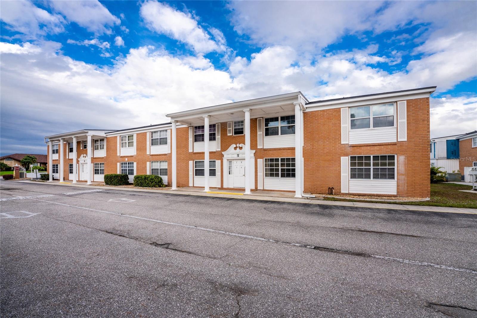 MARIA MANOR - Residential