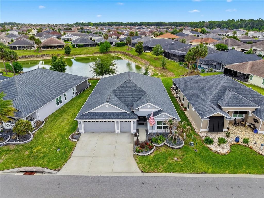 Photo of 5819 White Ibis Run, The Villages, FL 32163 (MLS # G5111434)