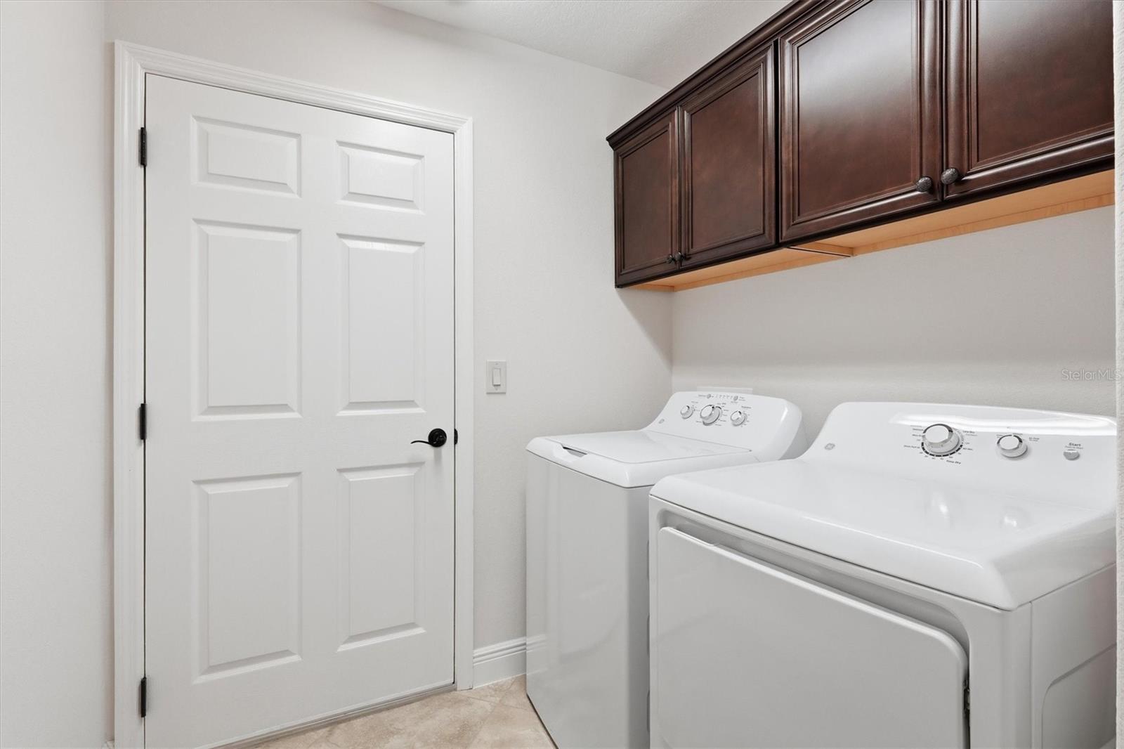 VILLAGE/FENNEY UN #11 - Residential