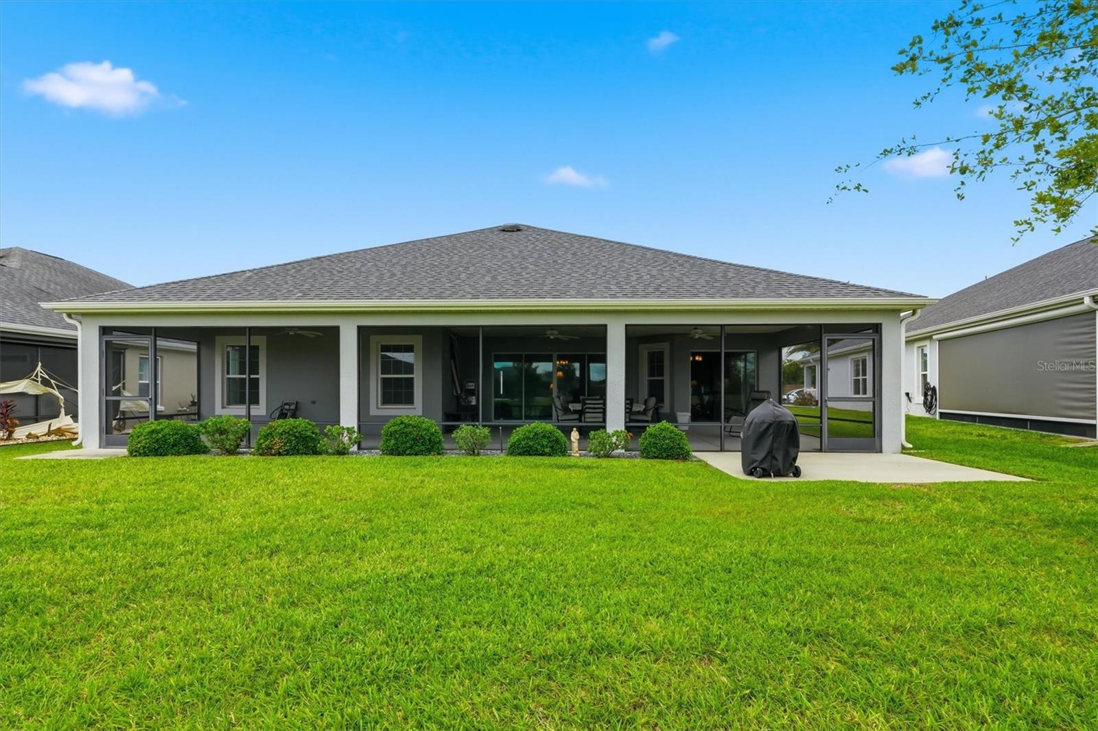 VILLAGE/FENNEY UN #11 - Residential