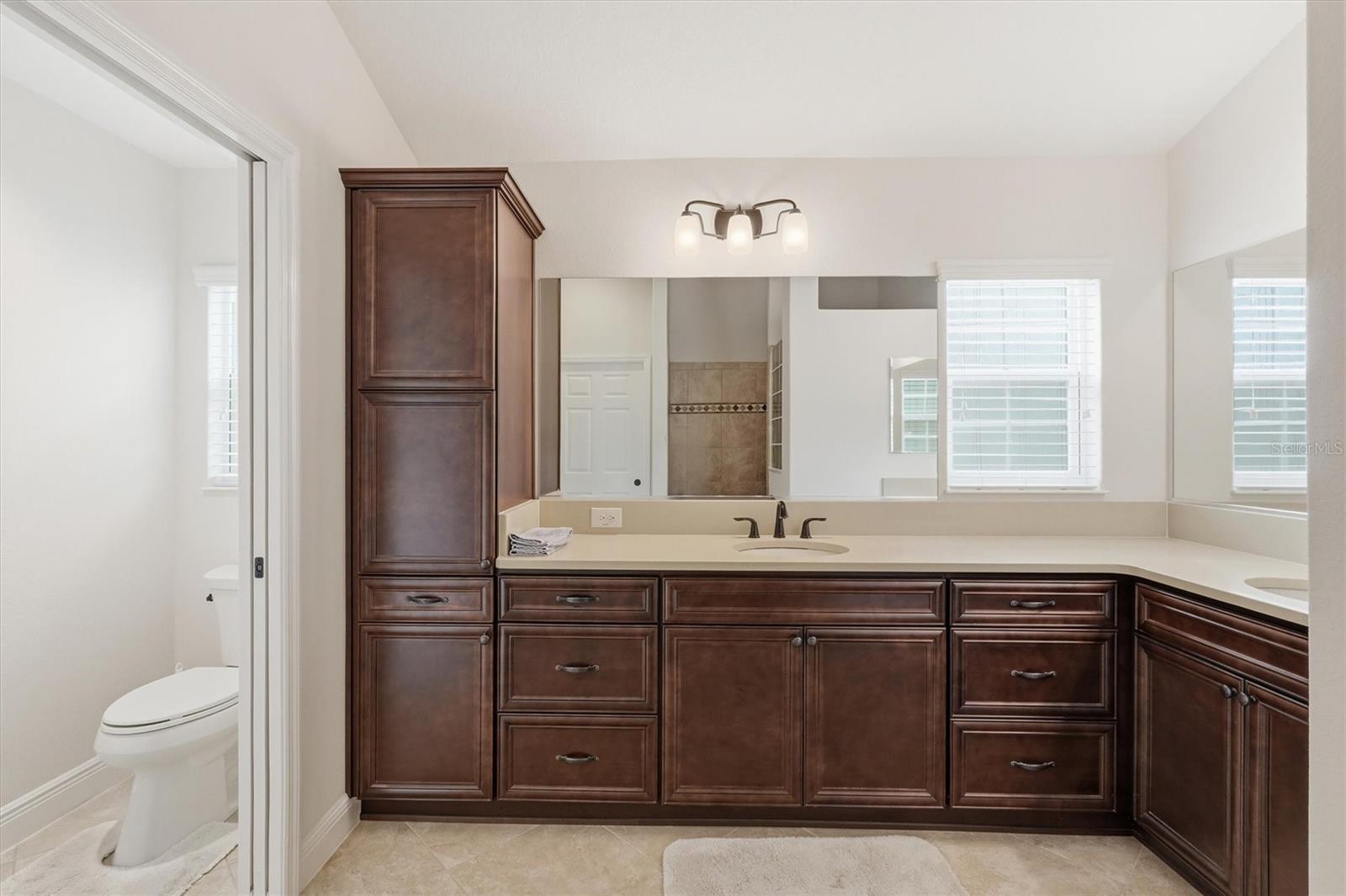 VILLAGE/FENNEY UN #11 - Residential