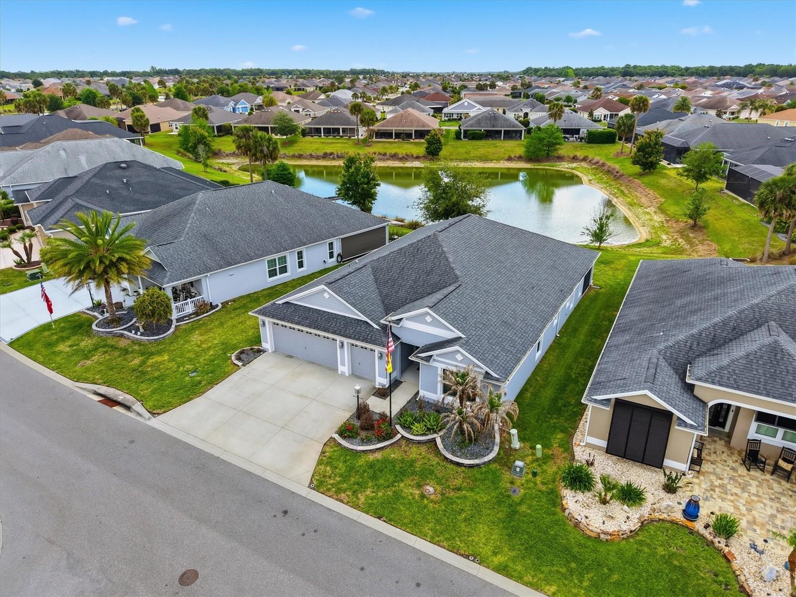 VILLAGE/FENNEY UN #11 - Residential