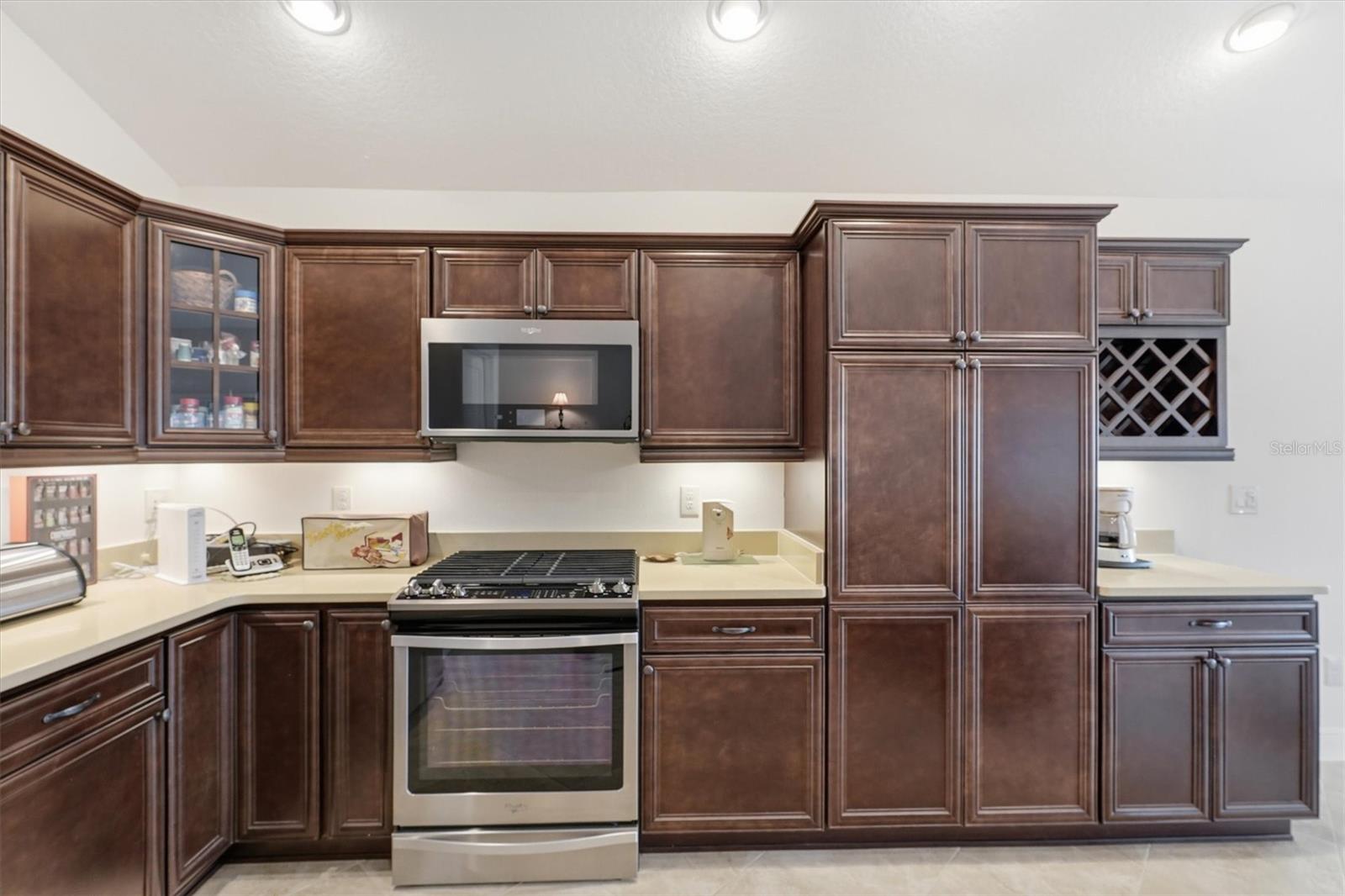 VILLAGE/FENNEY UN #11 - Residential