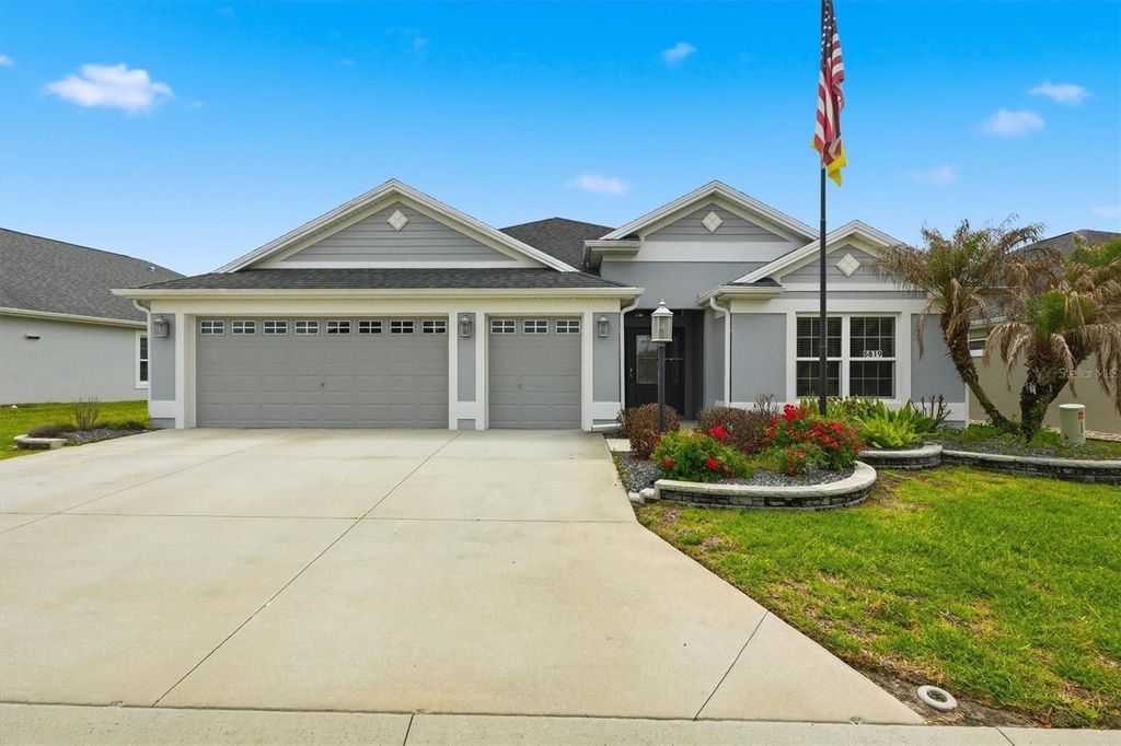 Photo of 5819 White Ibis Run, The Villages, FL 32163 (MLS # G5111434)