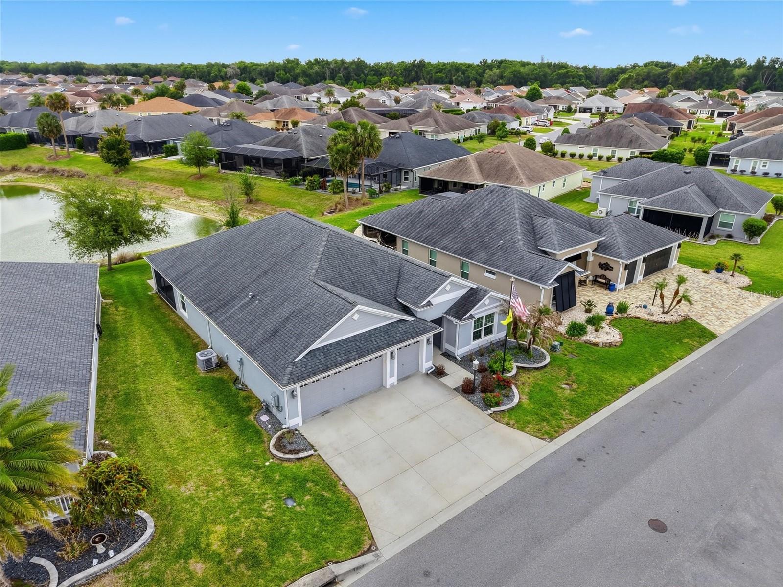 VILLAGE/FENNEY UN #11 - Residential