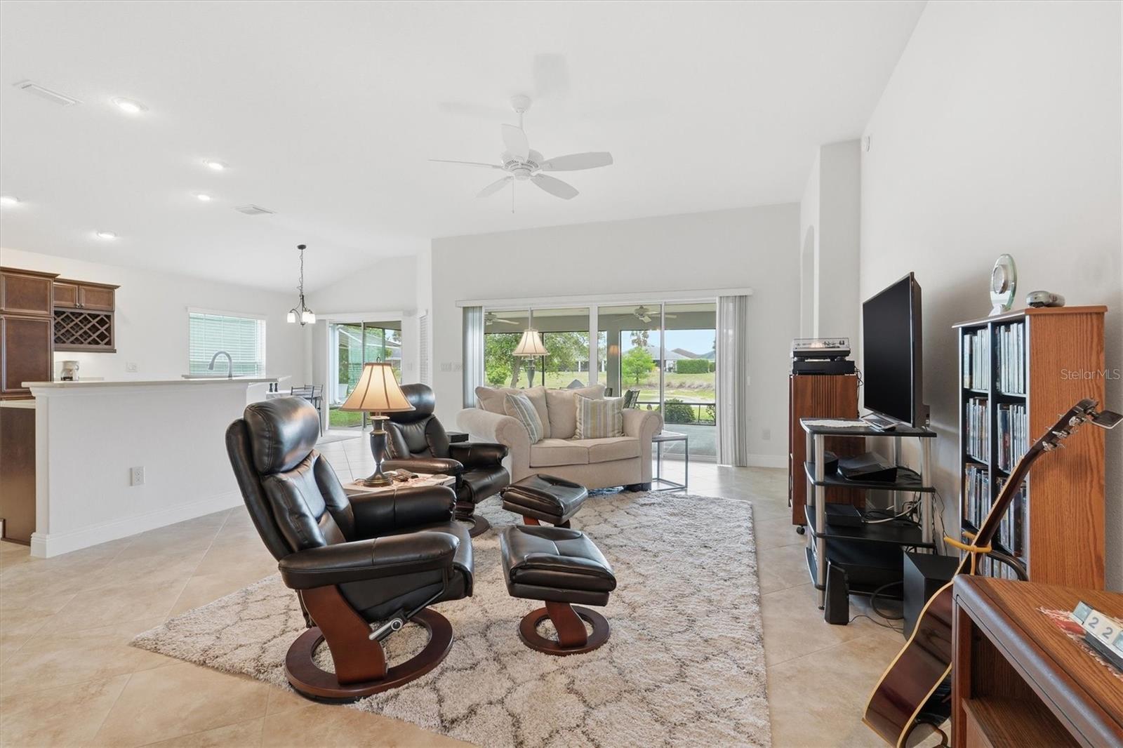 VILLAGE/FENNEY UN #11 - Residential