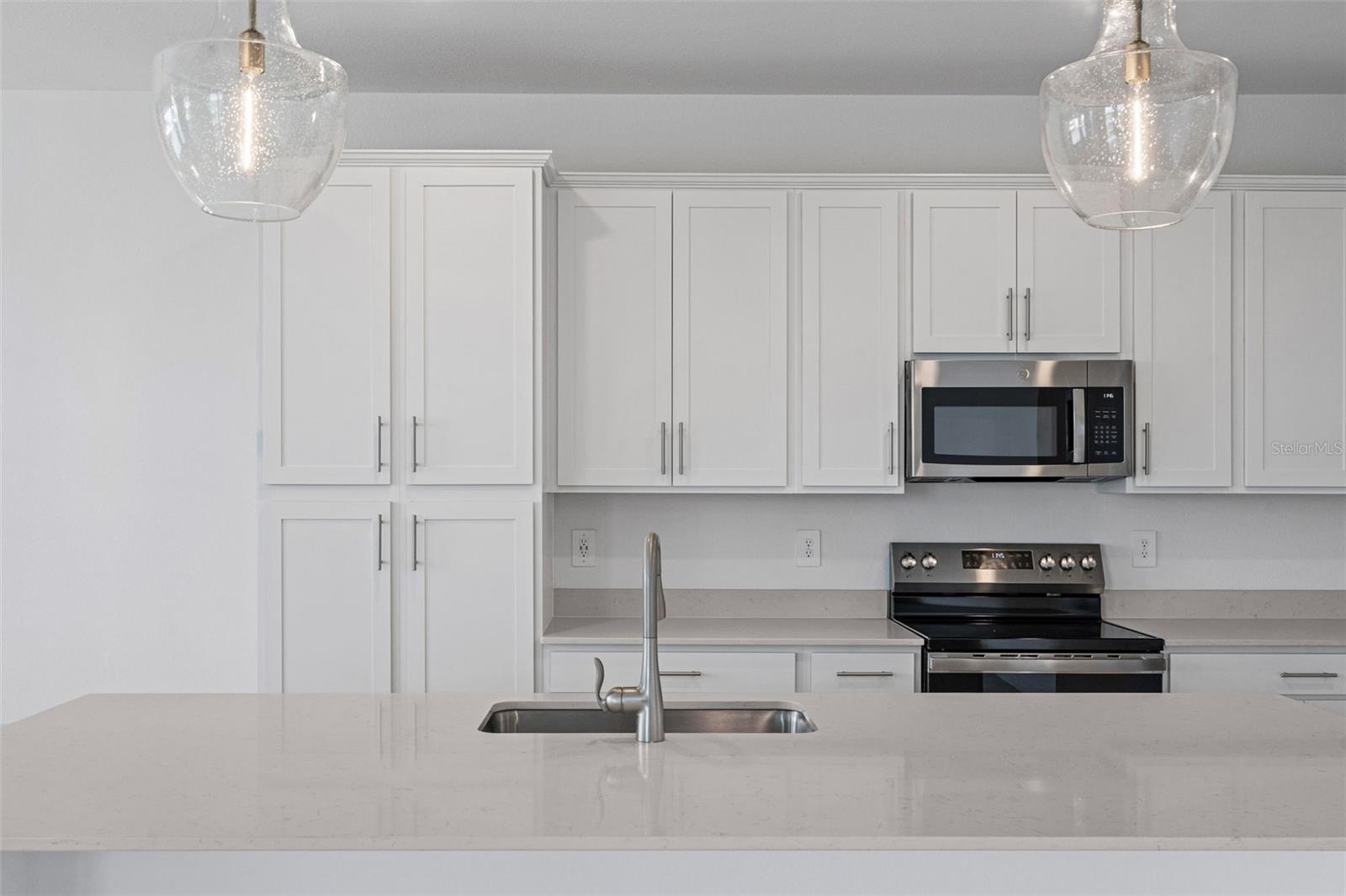 CALUSA COUNTRY CLUB - Residential Lease