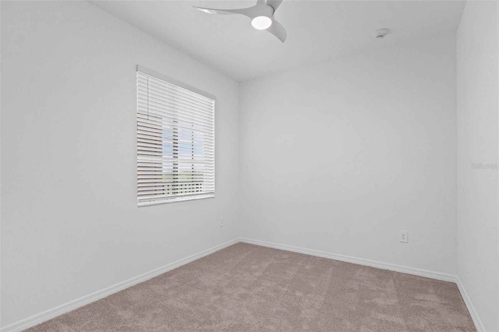 CALUSA COUNTRY CLUB - Residential Lease