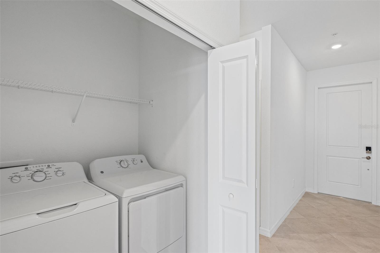 CALUSA COUNTRY CLUB - Residential Lease