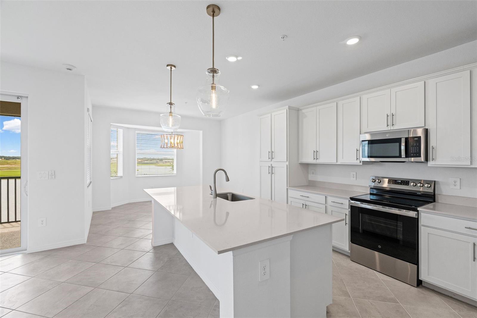 CALUSA COUNTRY CLUB - Residential Lease