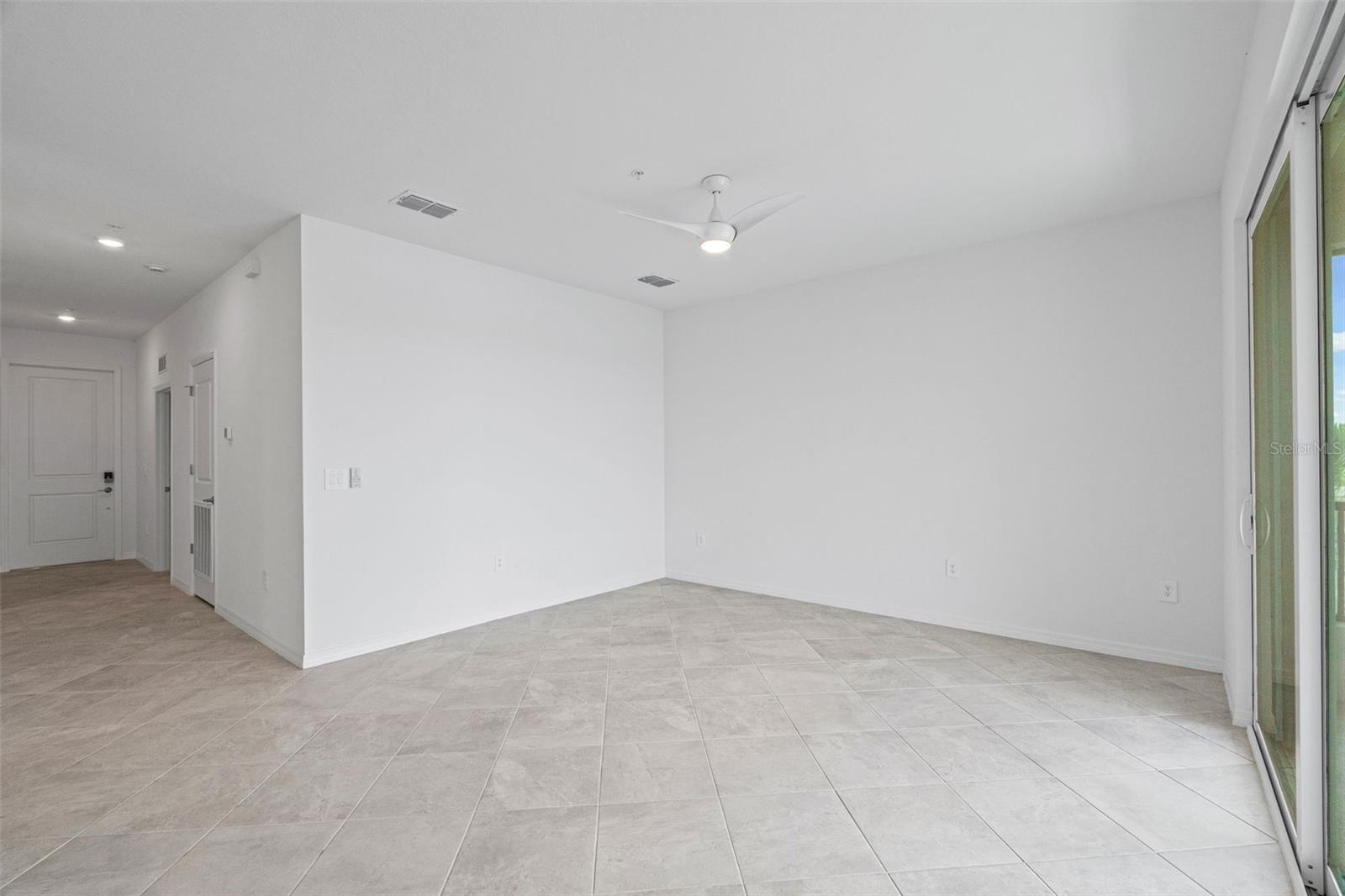 CALUSA COUNTRY CLUB - Residential Lease