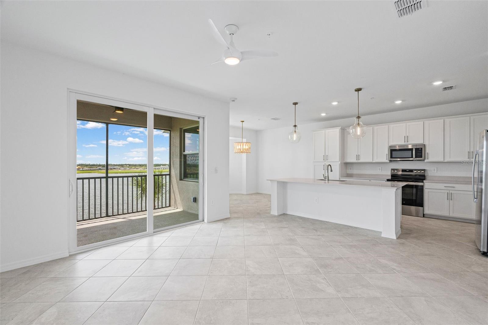 CALUSA COUNTRY CLUB - Residential Lease