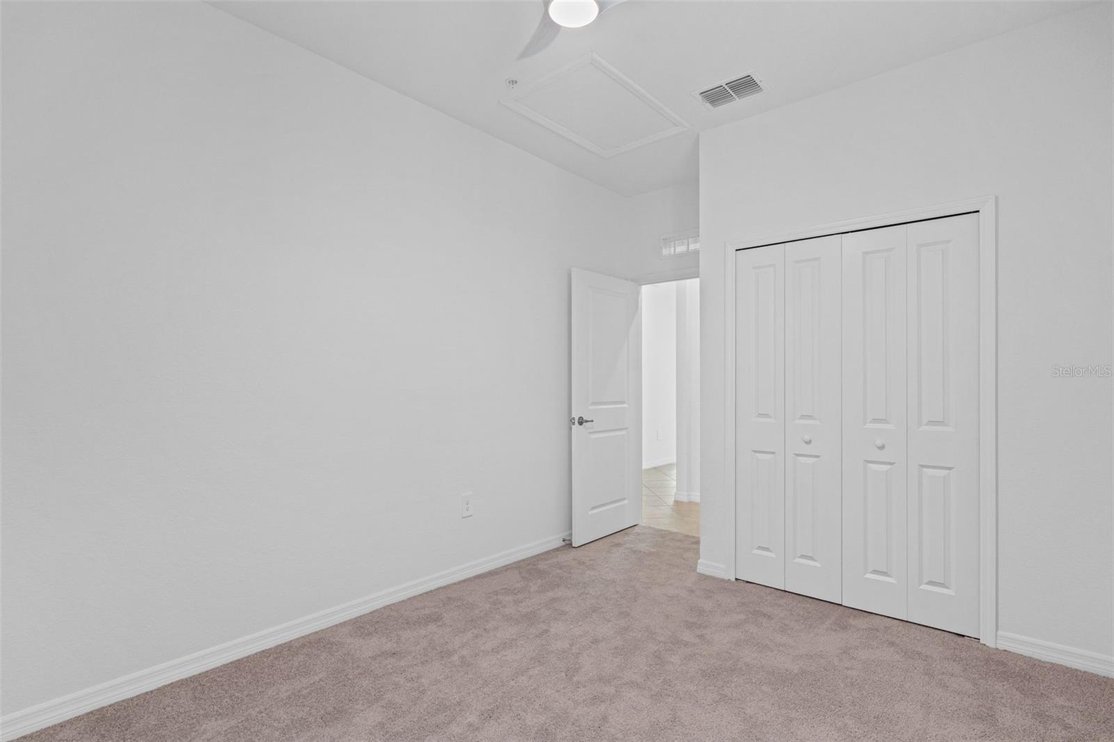 CALUSA COUNTRY CLUB - Residential Lease