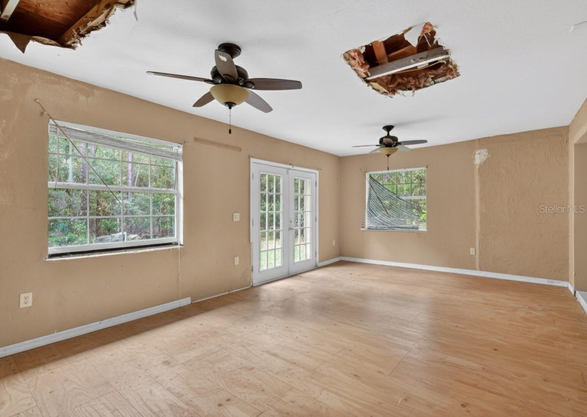 ACREAGE & UNREC - Residential