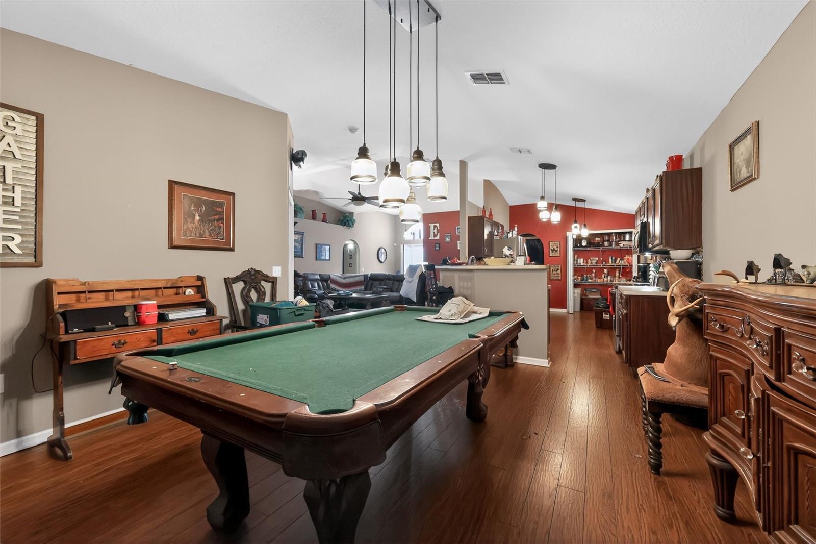 SQUIRES GROVE - Residential