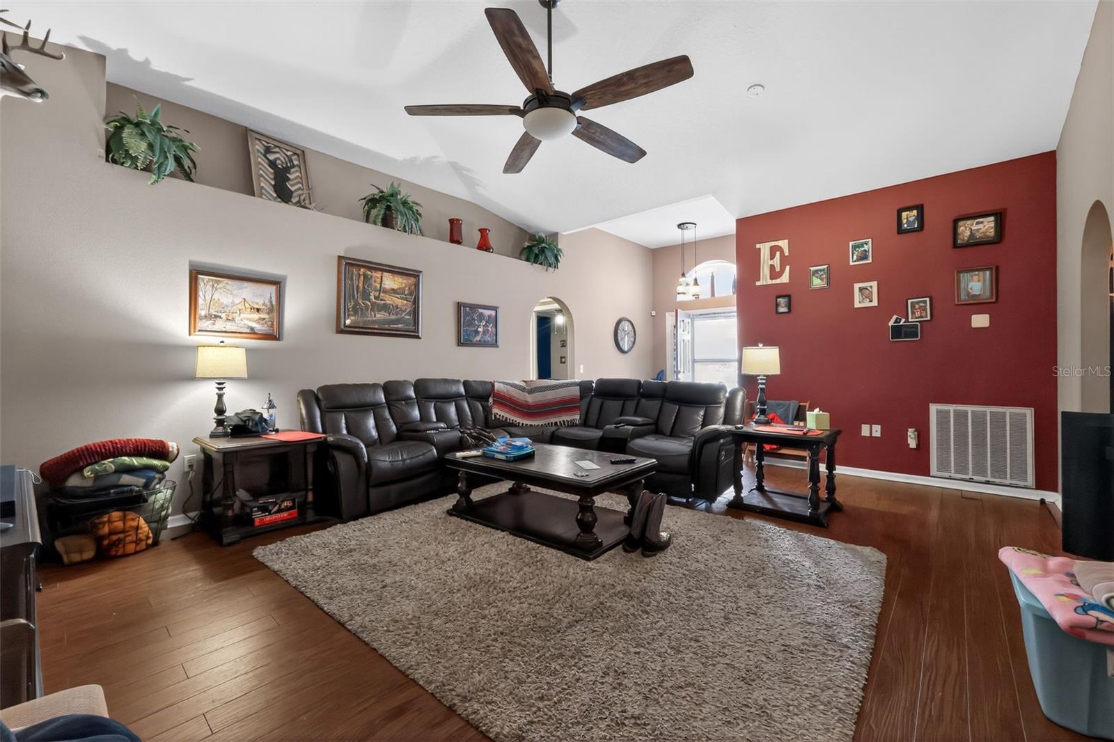 SQUIRES GROVE - Residential