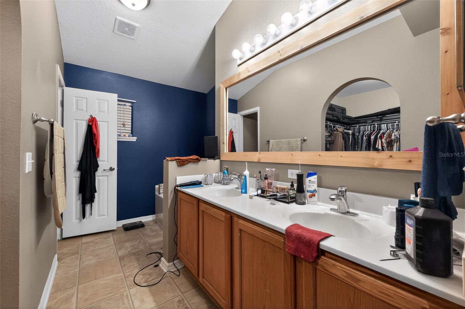 SQUIRES GROVE - Residential