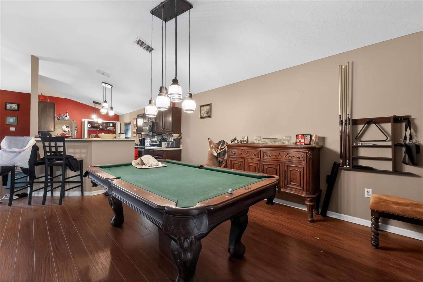 SQUIRES GROVE - Residential